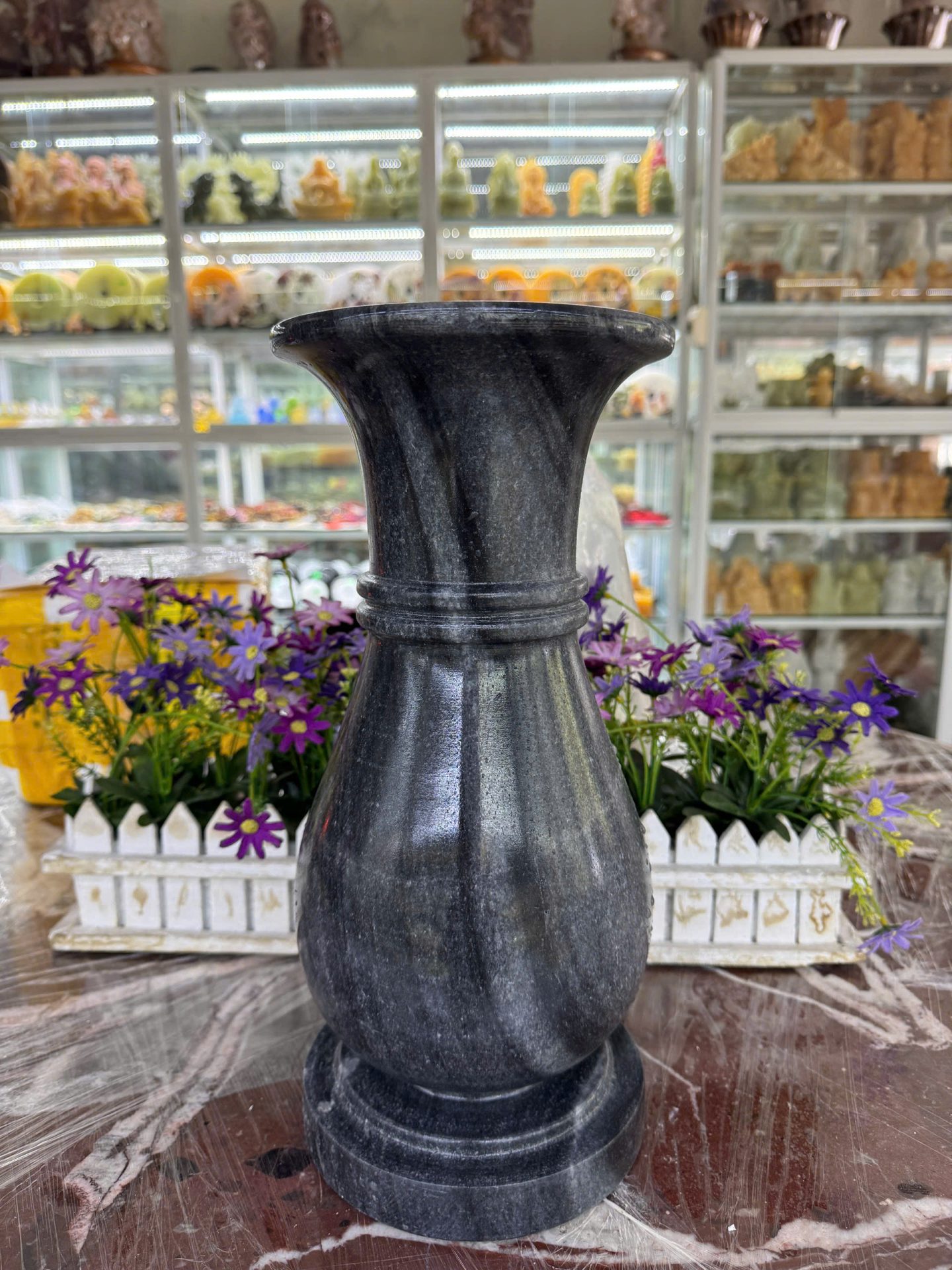 Bình bông, lọ hoa thờ cúng đá cẩm thạch vân đen – Cao 35cm