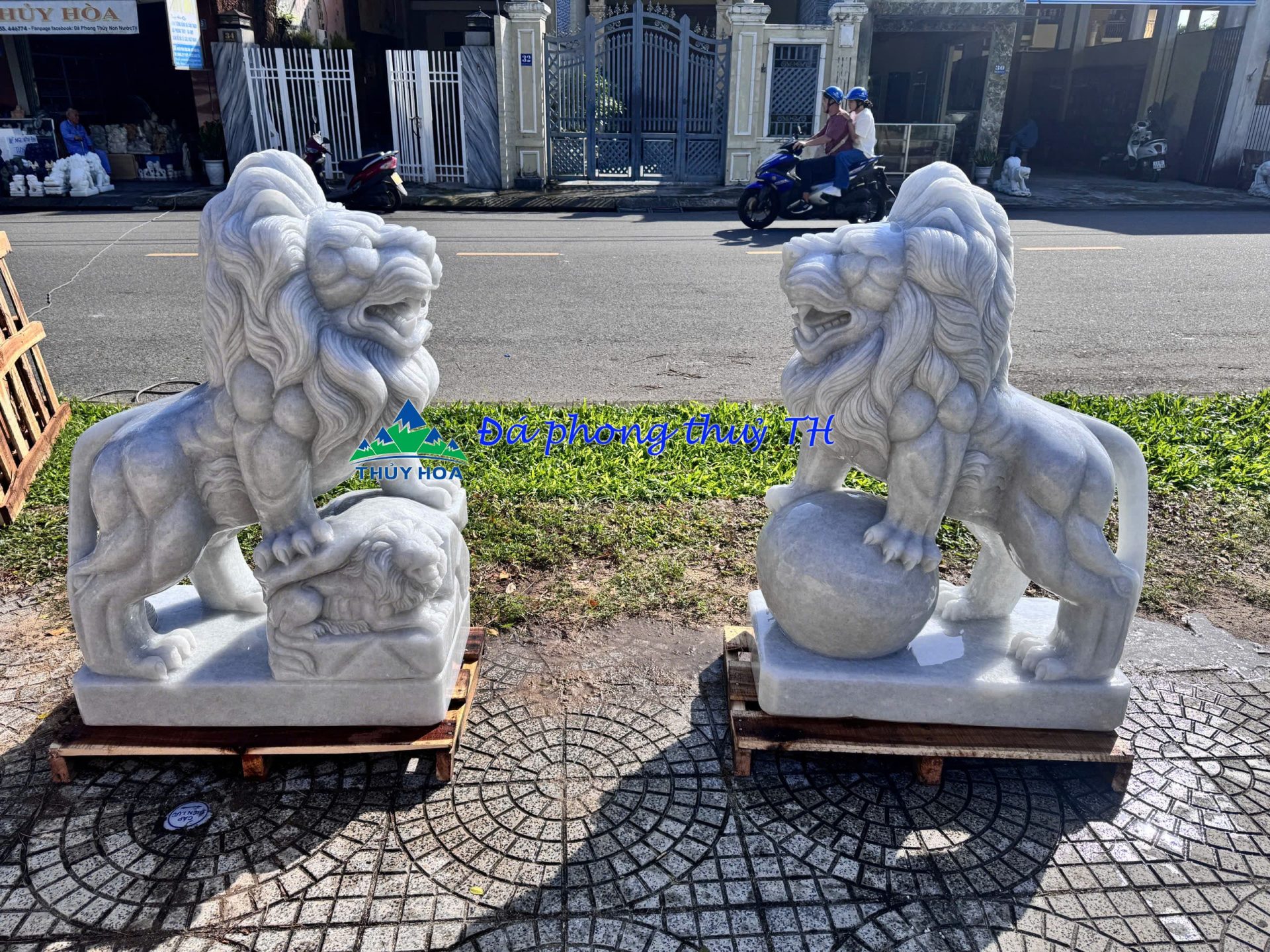 Cặp Sư tử gác cổng phong thủy đá cẩm thạch trắng – Cao 1 m