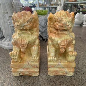 Cặp tượng Kỳ Lân phong thủy đá vàng cà rốt gác cổng, để mộ, trang trí bàn thờ thần tài - Cao 40 cm