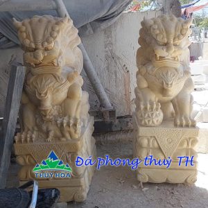 Cặp tượng Kỳ Lân phong thủy đá vàng cà rốt - Cao 1m50