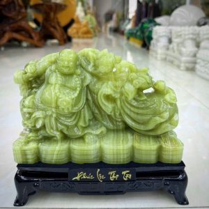 Tượng Phật Di Lặc gánh đào kéo bao tiền phong thủy đá ngọc Onyx trang trí bàn làm việc - Dài 20cm