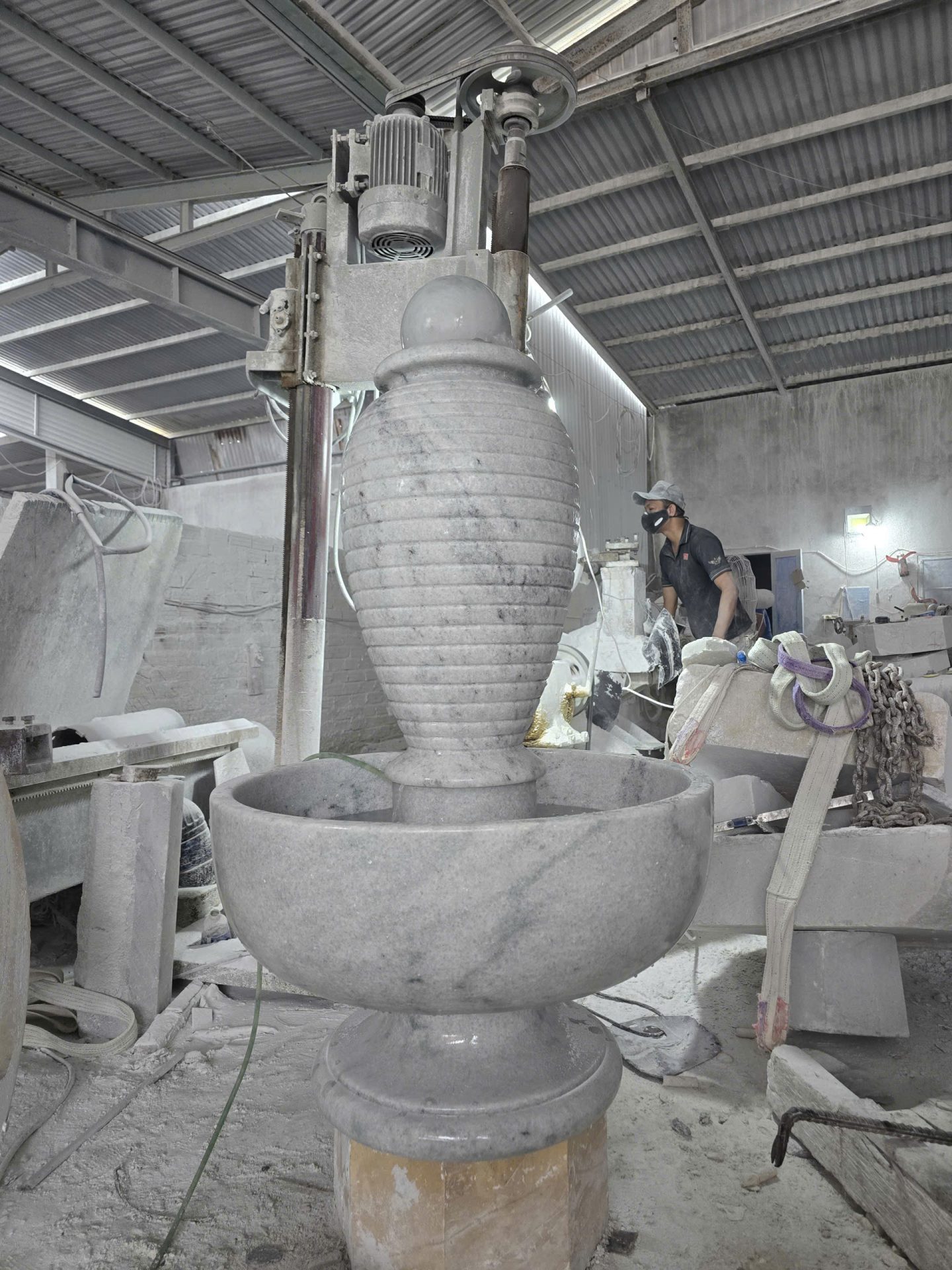 Thạch Thủy Bình phong thủy đá cẩm thạch trắng xám trang trí nhà, sân vườn, hồ cá – Cao 1,33m